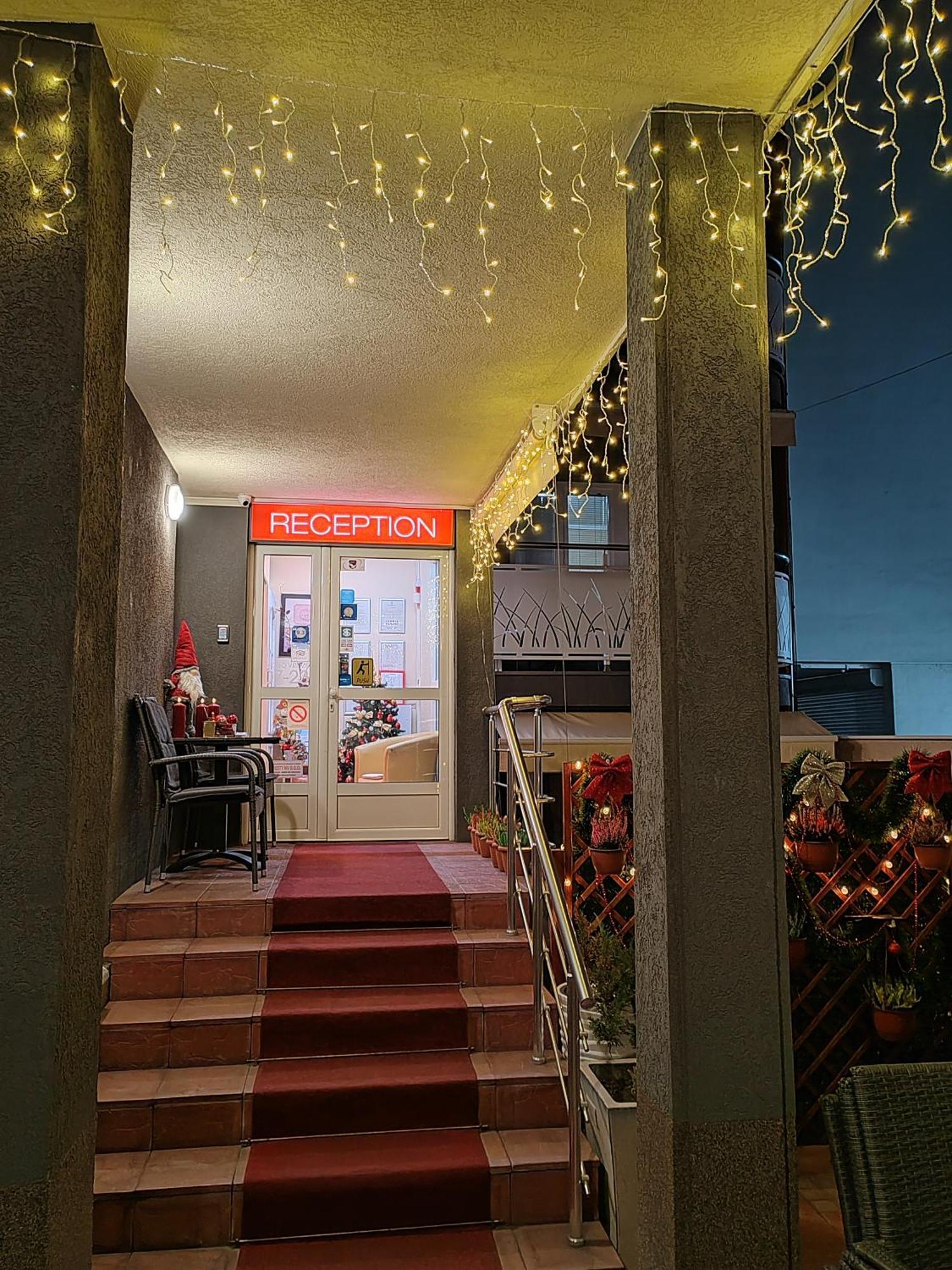 Bed And Breakfast Majesty Ni 외부 사진