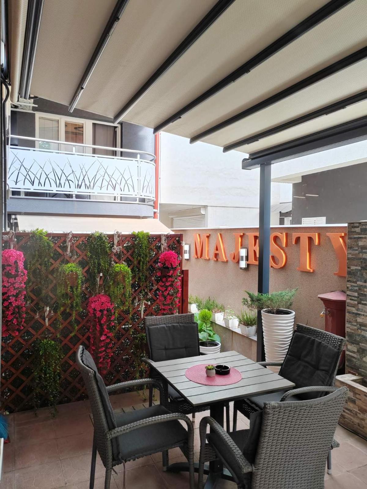 Bed And Breakfast Majesty Ni 외부 사진