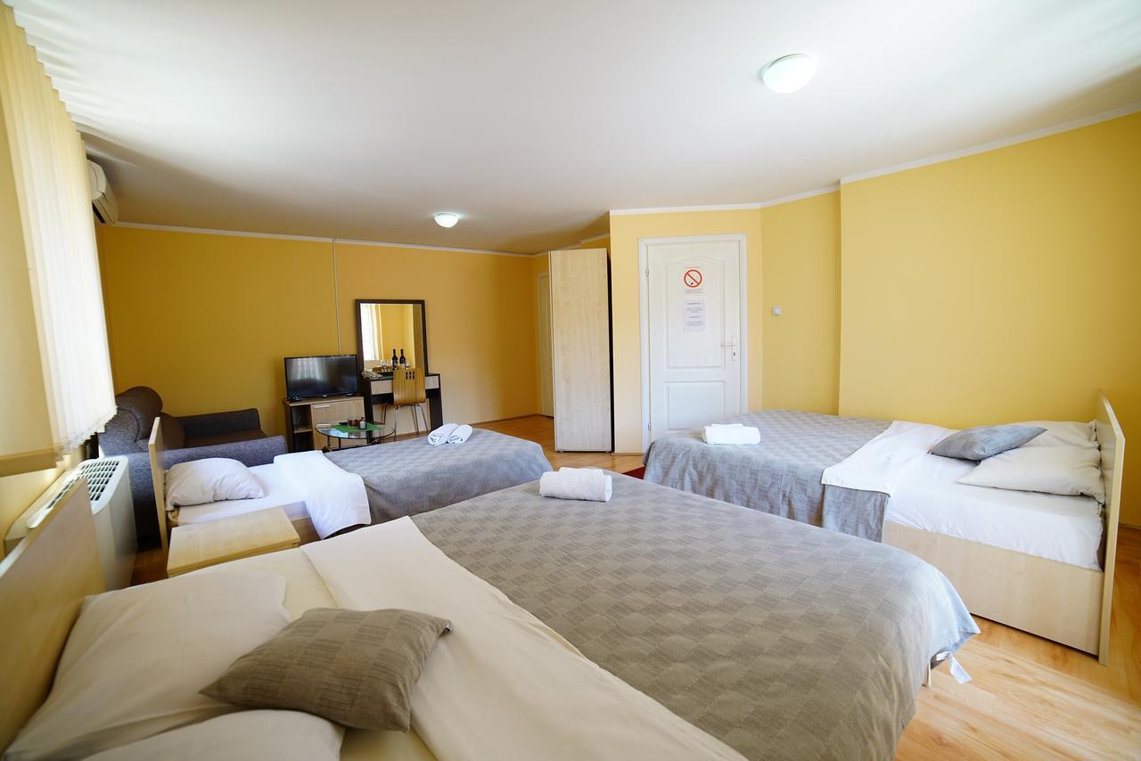 Bed And Breakfast Majesty Ni 외부 사진