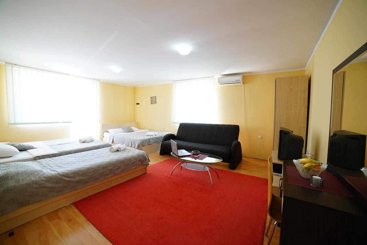Bed And Breakfast Majesty Ni 외부 사진